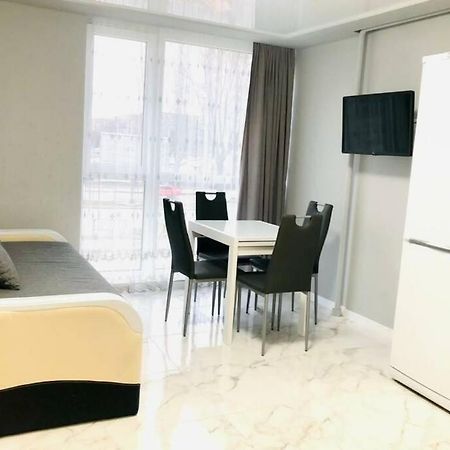 Новобудова Авалон, Стрийська Apartment Lviv Luaran gambar