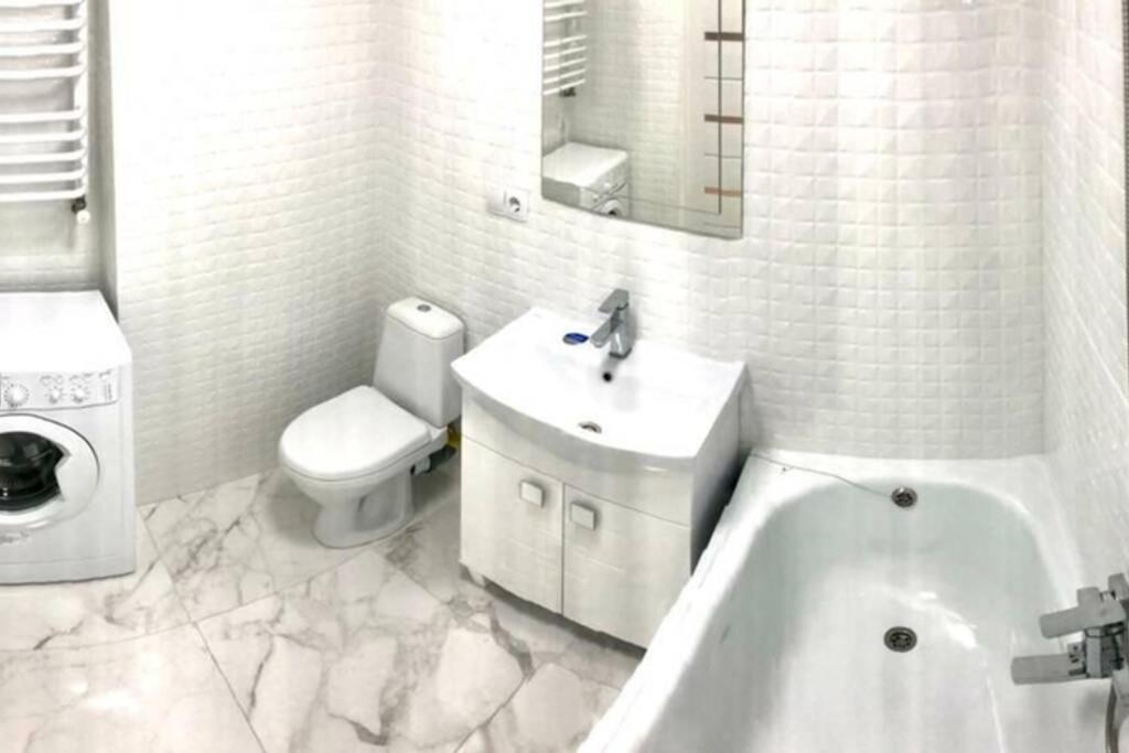Новобудова Авалон, Стрийська Apartment Lviv Luaran gambar