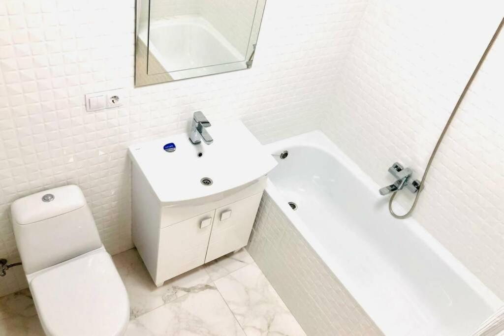 Новобудова Авалон, Стрийська Apartment Lviv Luaran gambar